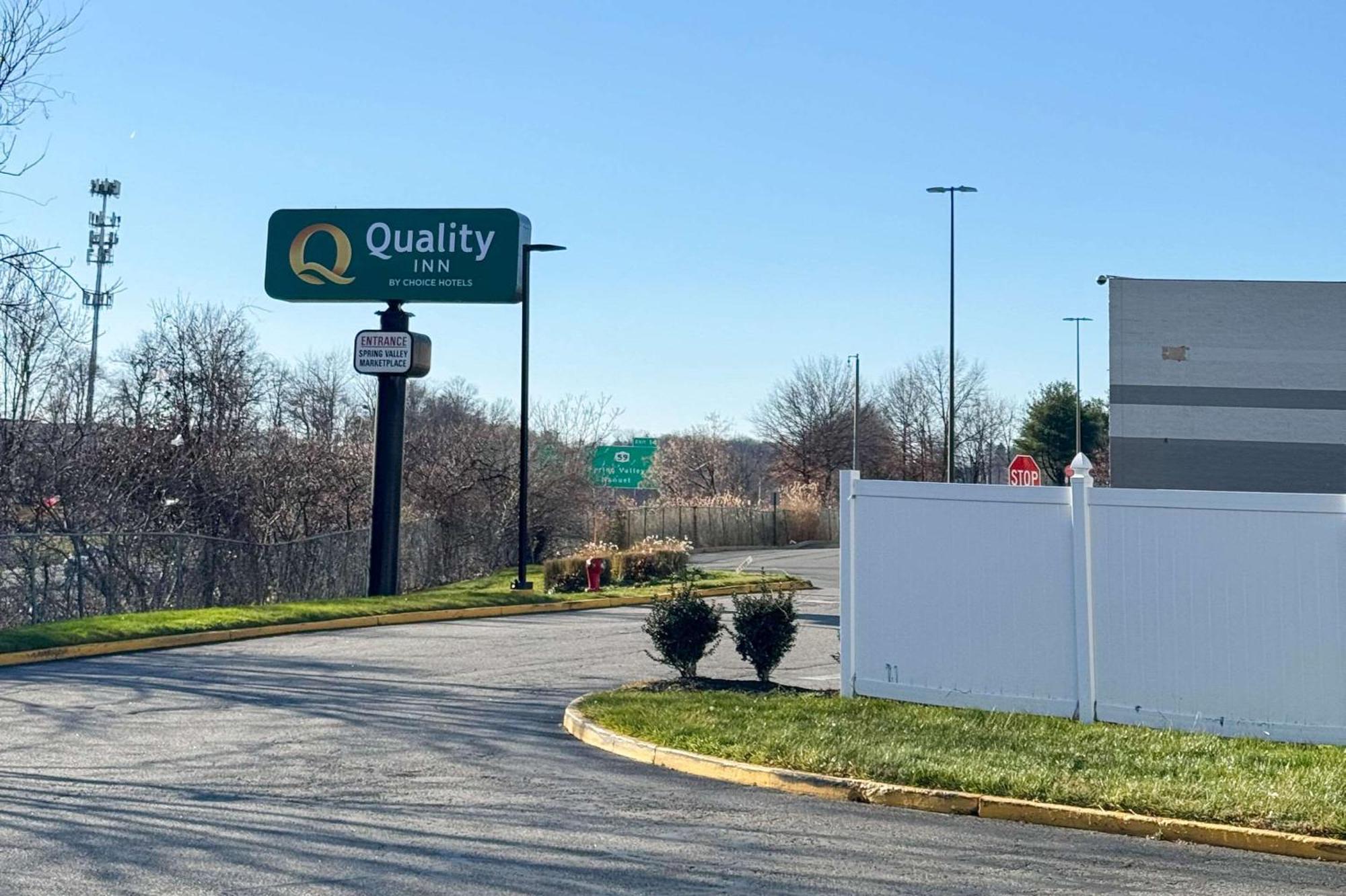 Quality Inn Spring Valley - Nanuet מראה חיצוני תמונה